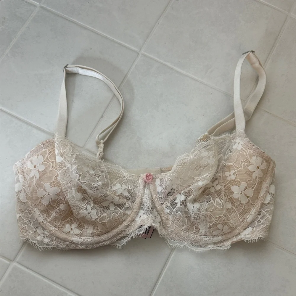 Victoria's Secret Dream Angels push up without padding Cream Lace Bra - Picture 1 of 10